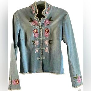 Spring Sale🌼 I.N.C Embroidered frayed stretch vintage floral jean jacket
